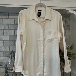 GAP Men's Off-White Button Down Shirt